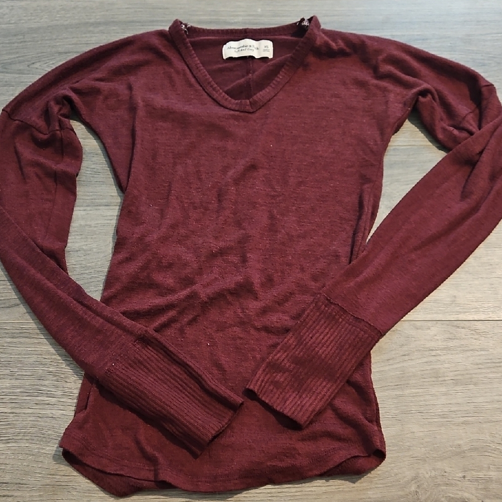 Abercrombie & Fitch Maroon V-Neck Sweatshirt